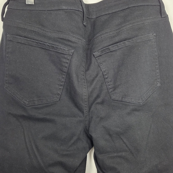 NYDJ Joni Capri MF0S8640 Lift Tuck Technology Relaxed Fit Black Jeans Size 6 - Picture 12 of 12